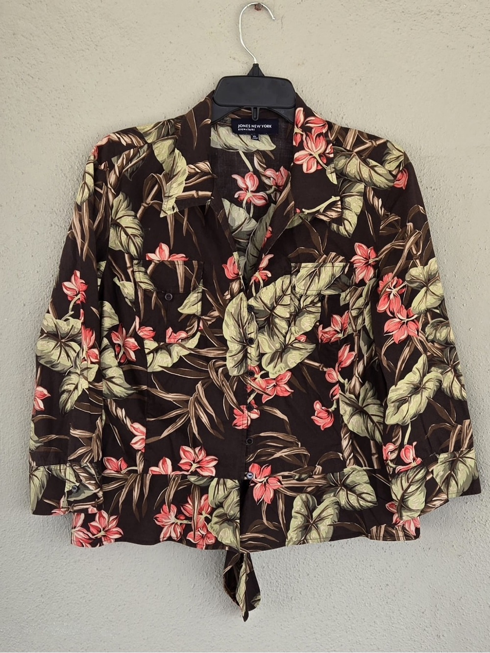 Jones New York Black Floral Tie-Hem Button-Down Shirt